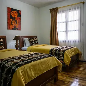 32 Juana De Arco Apartment